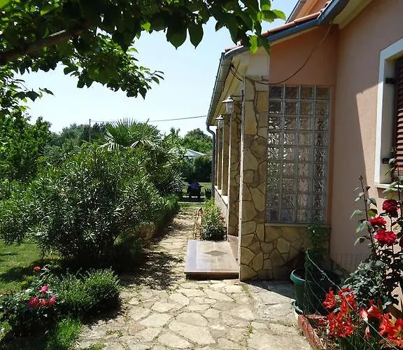 Nera Διαμέρισμα *